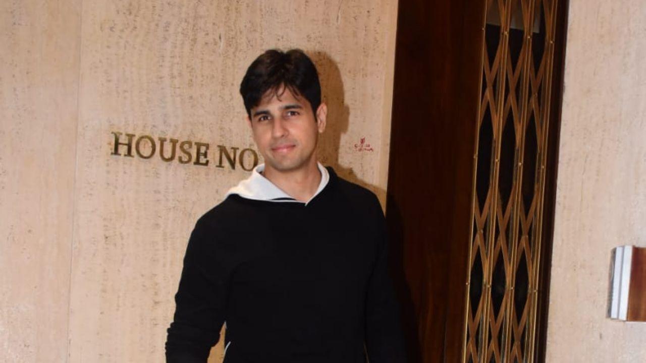 Sidharth Malhotra, who chose a simple pullover, exuded his boyish charm to a ‘t’. 
